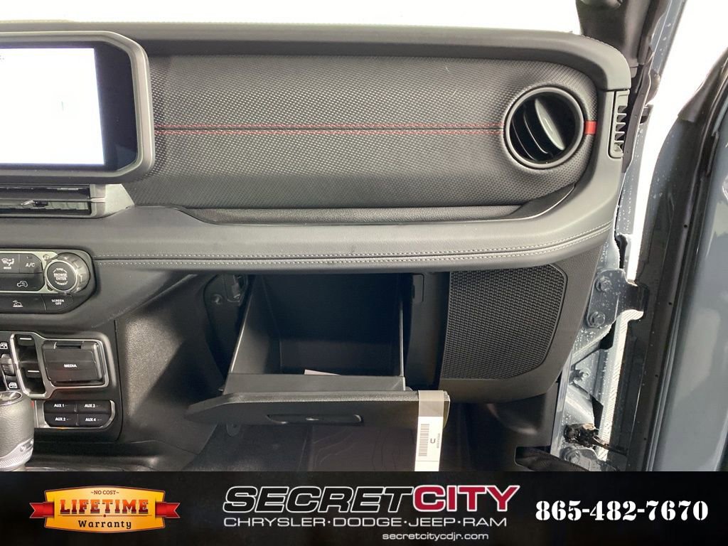 New 2026 Jeep Wrangler Unlimited Rubicon w/ Steel Bumper Group image 33