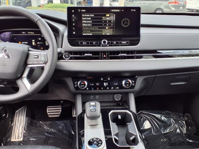 New 2025 Mitsubishi Outlander SEL image 16