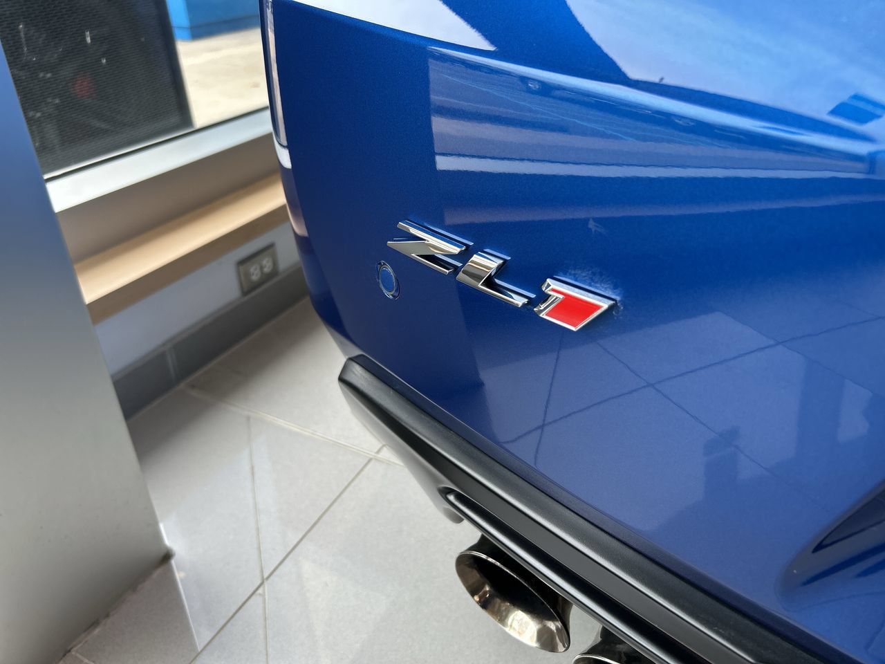 Used 2018 Chevrolet Camaro ZL1 RWD image 6