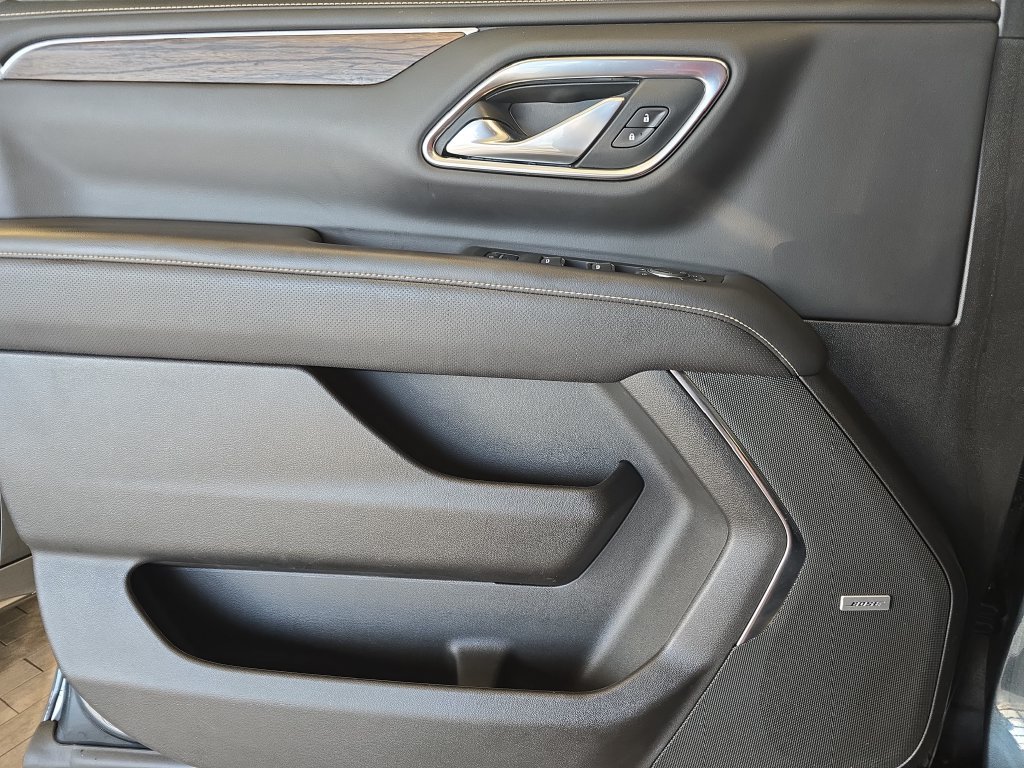 Used 2021 Chevrolet Tahoe Premier AWD/4WD image 32