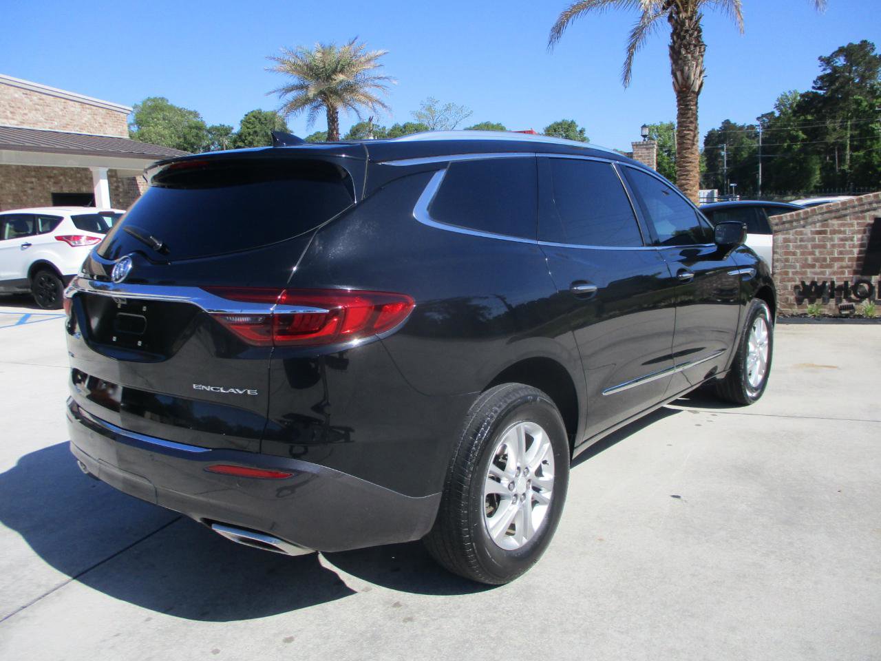 Used 2018 Buick Enclave Essence FWD image 14
