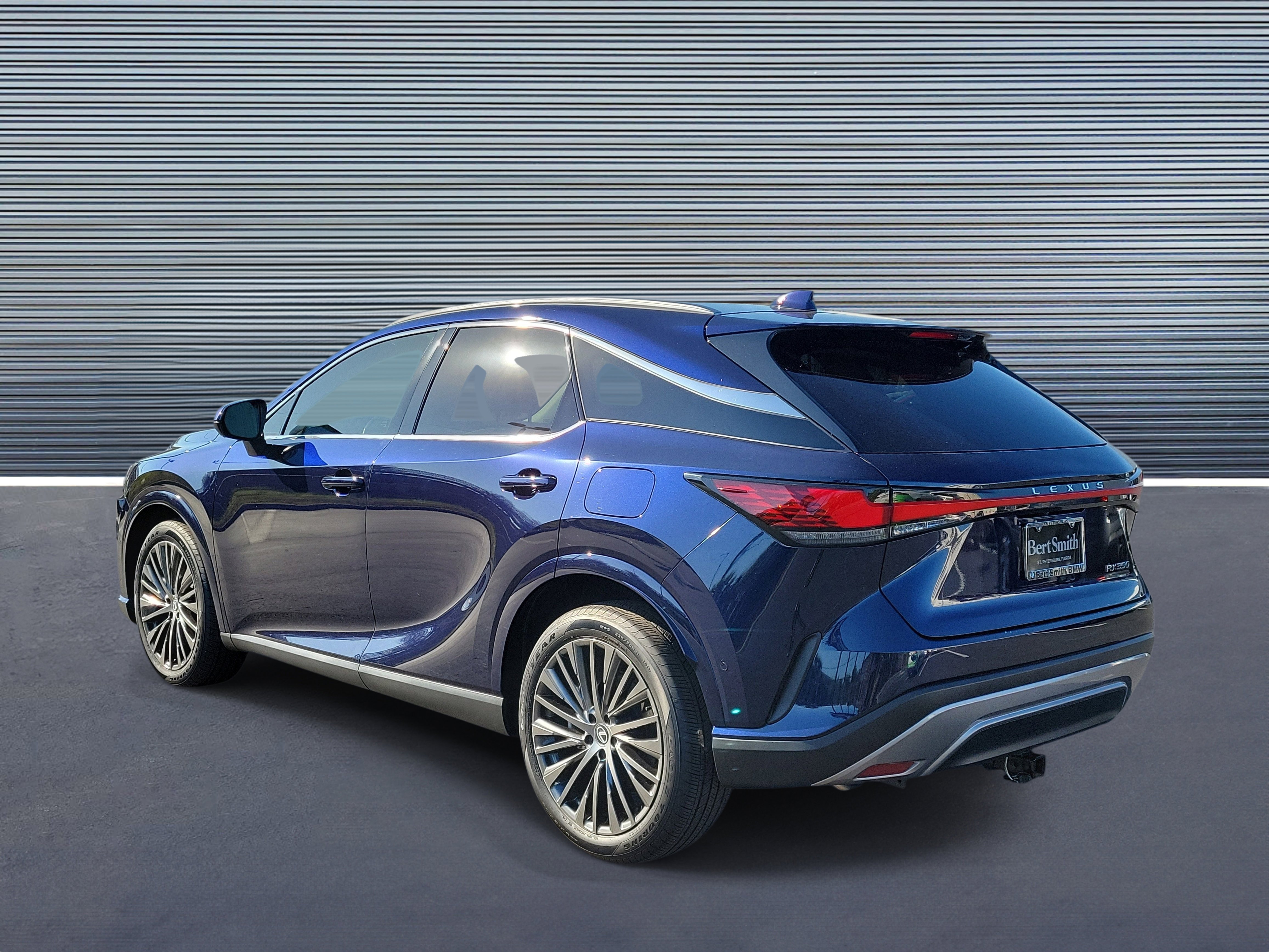 Used 2023 Lexus RX 350 w/ Cold Area Package FWD image 4