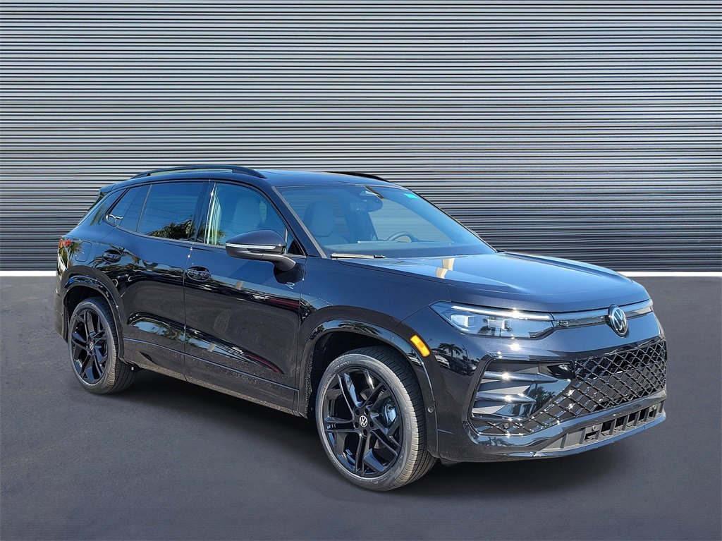 New 2026 Volkswagen Tiguan SE R-Line image 2