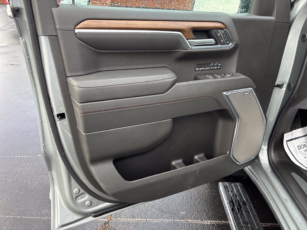 New 2026 Chevrolet Silverado 1500 High Country w/ Technology Package AWD/4WD image 12