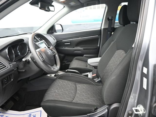 Used 2025 Mitsubishi Outlander Sport ES image 12