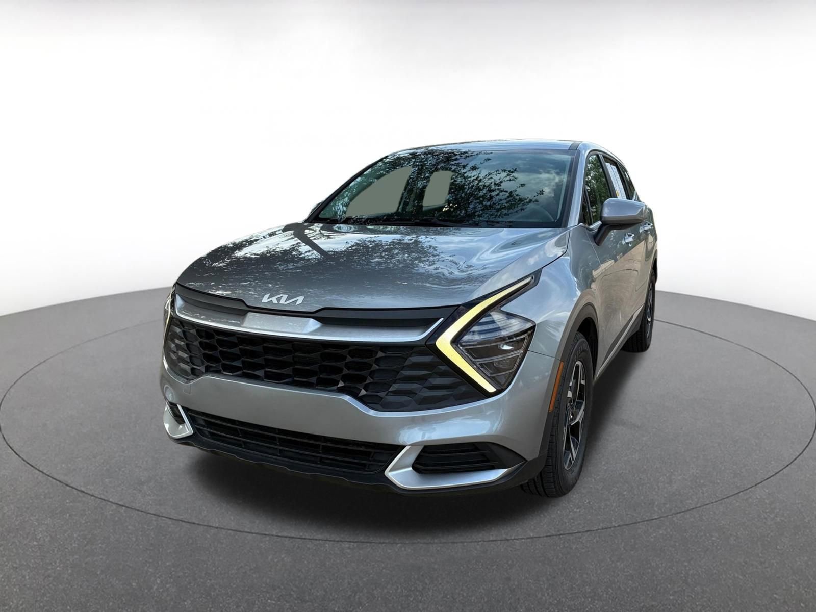 Used 2024 Kia Sportage LX image 7