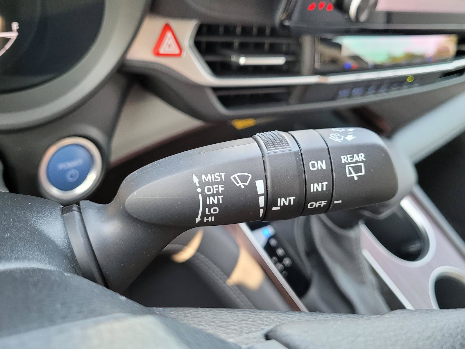 Used 2023 Toyota Sienna LE w/ LE Plus Package FWD image 32