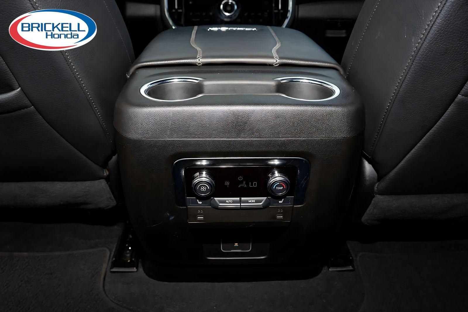 Used 2025 GMC Yukon Denali AWD/4WD image 21