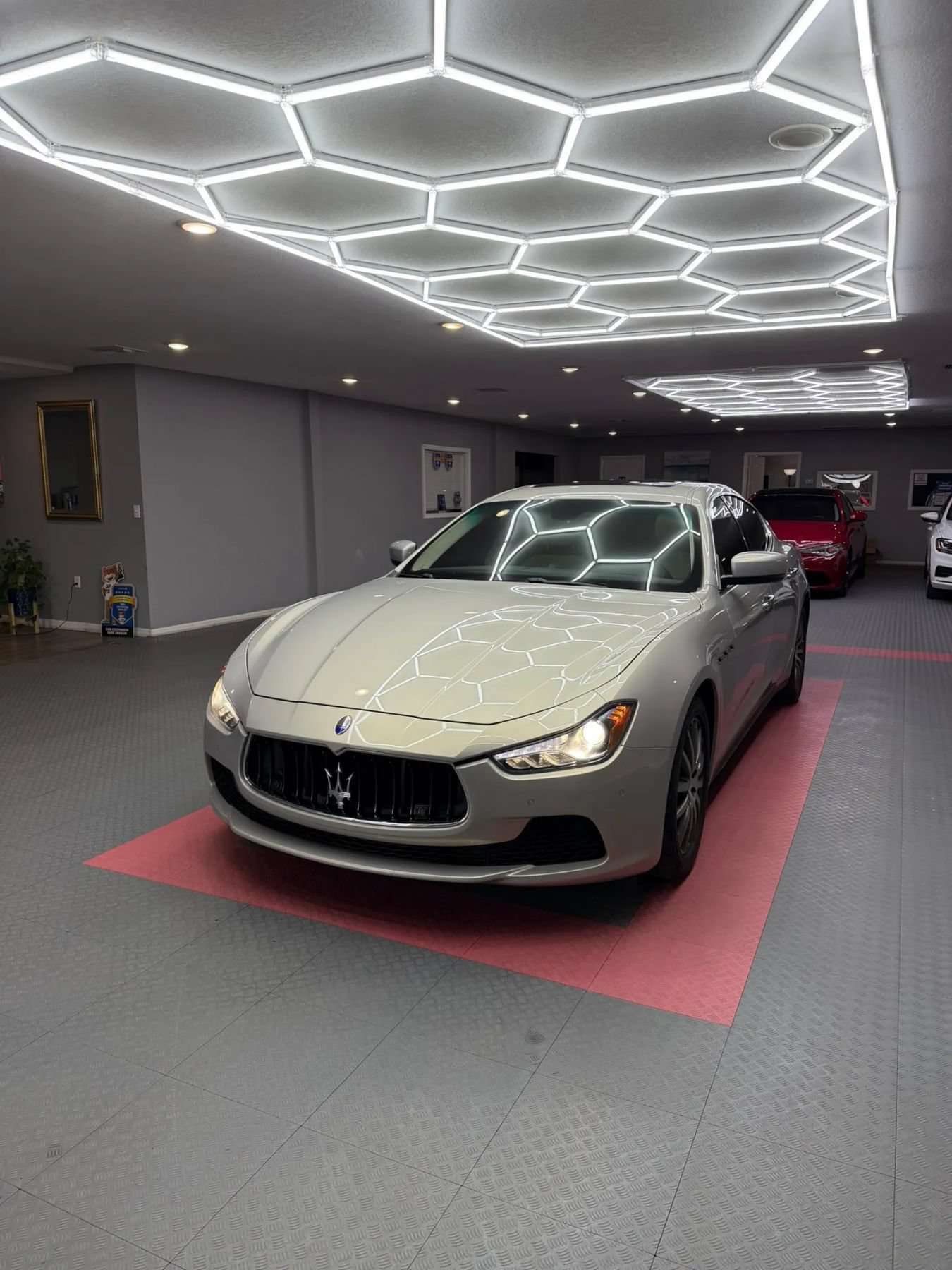 Used 2014 Maserati Ghibli S Q4 AWD/4WD image 2