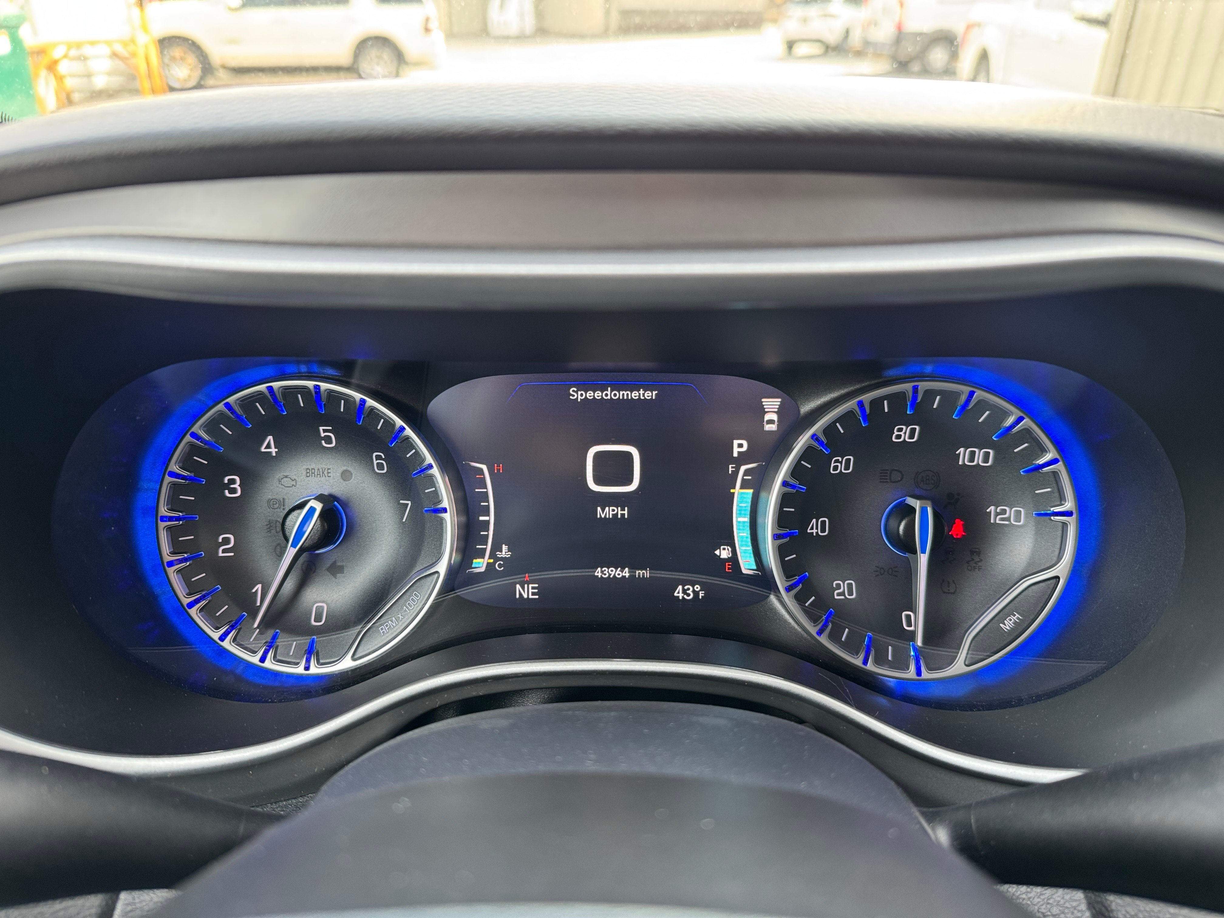Used 2025 Chrysler Pacifica Select FWD image 11