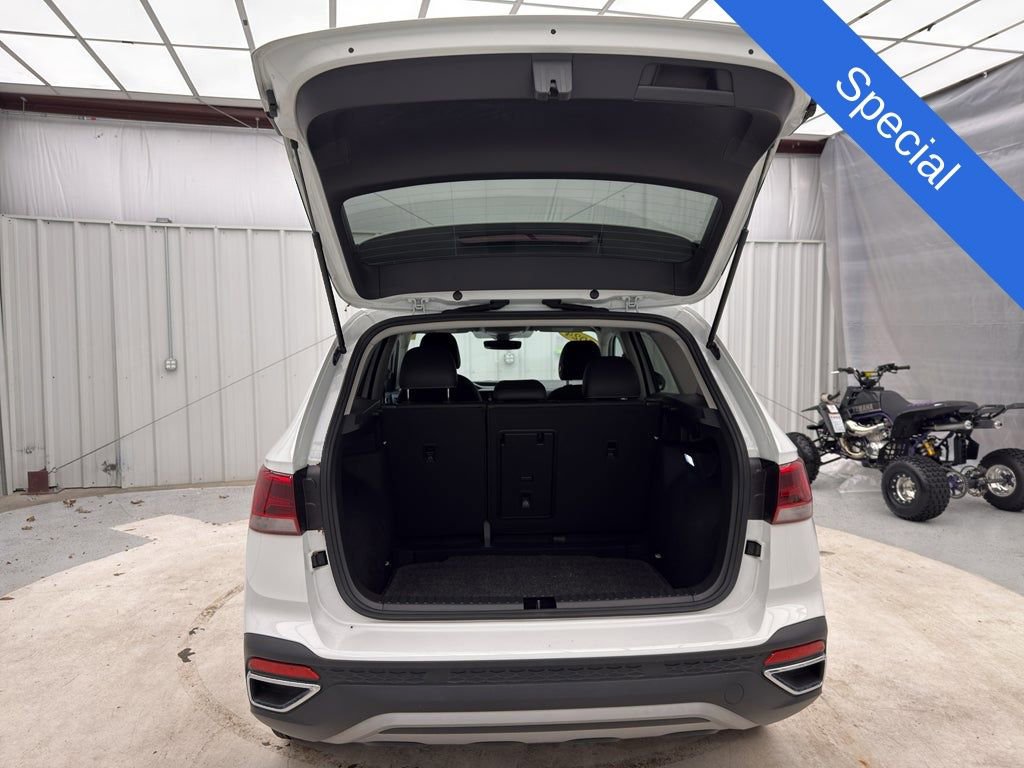 Used 2024 Volkswagen Taos SE image 9