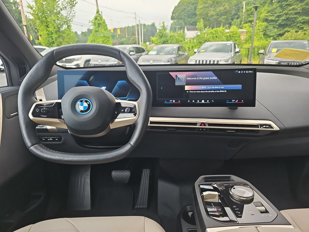 Used 2024 BMW iX xDrive50 w/ Sport Package AWD/4WD image 12
