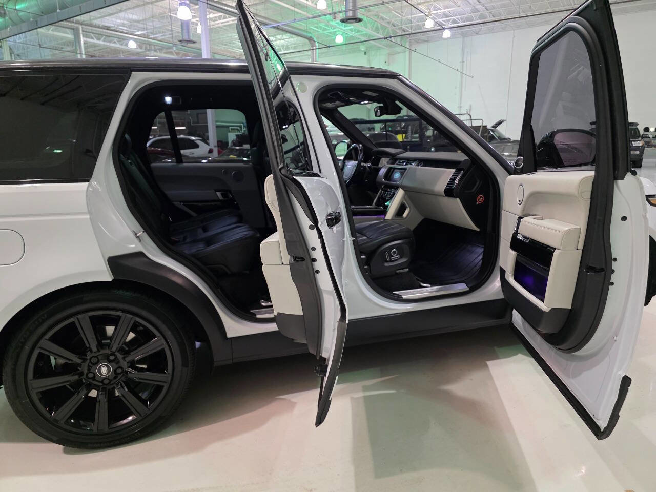 Used 2016 Land Rover Range Rover HSE AWD/4WD image 8
