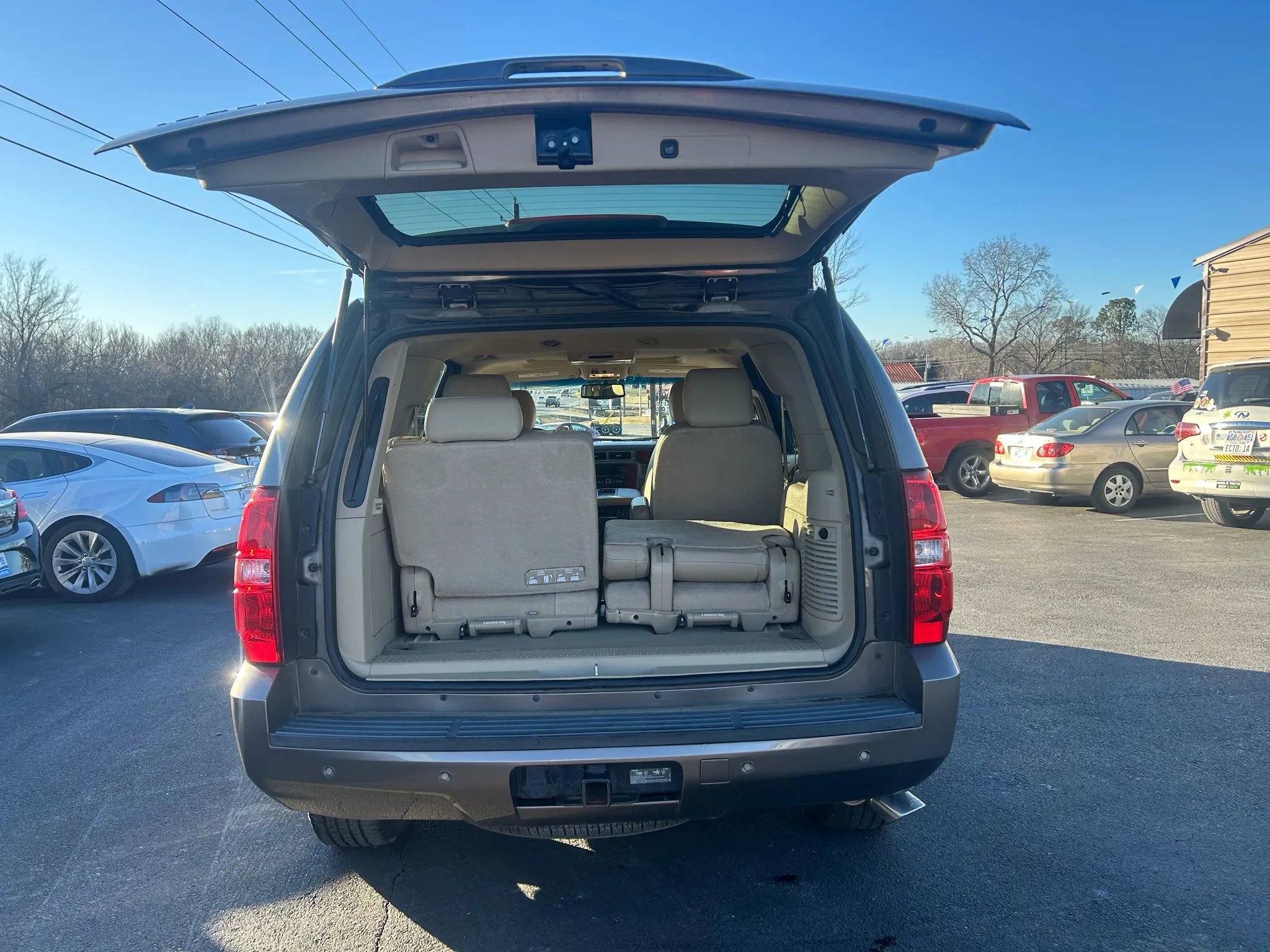 Used 2014 Chevrolet Tahoe LT w/ Luxury Package RWD image 28