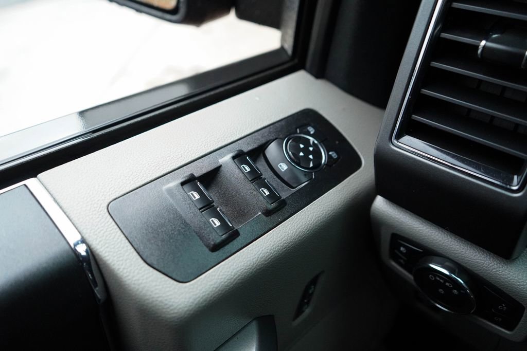 Used 2017 Ford F150 XLT image 27