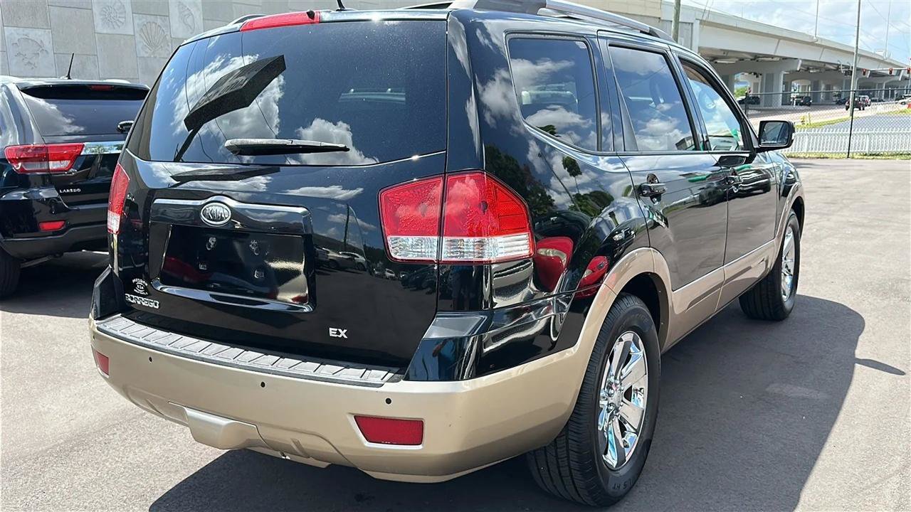 Used 2009 Kia Borrego EX w/ Premium Pkg RWD image 8