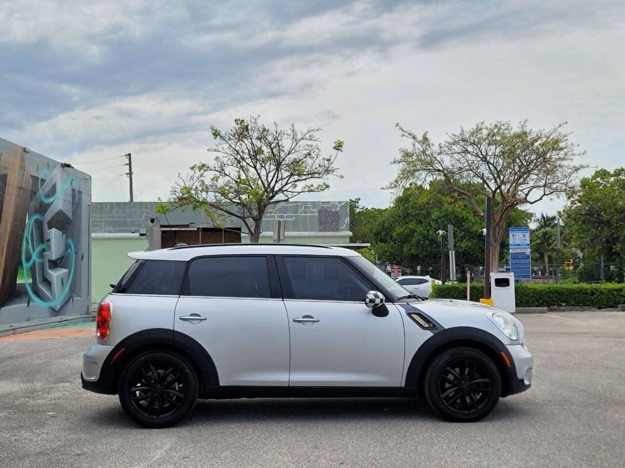 Used 2012 MINI Cooper Countryman S FWD image 4
