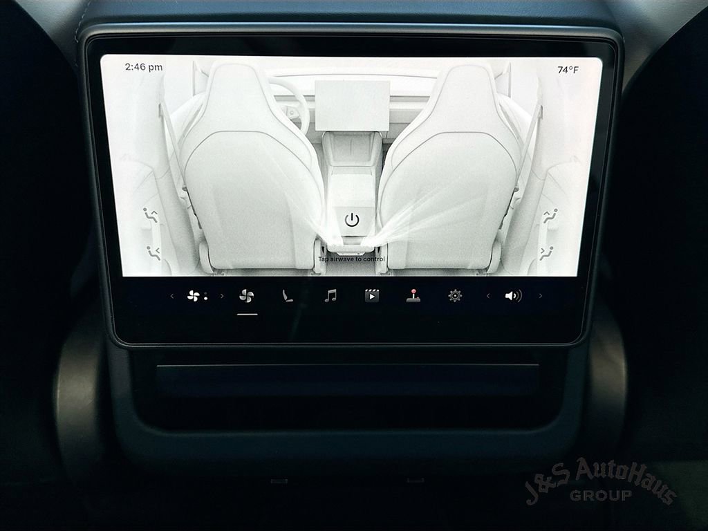 Used 2026 Tesla Model Y Performance image 32