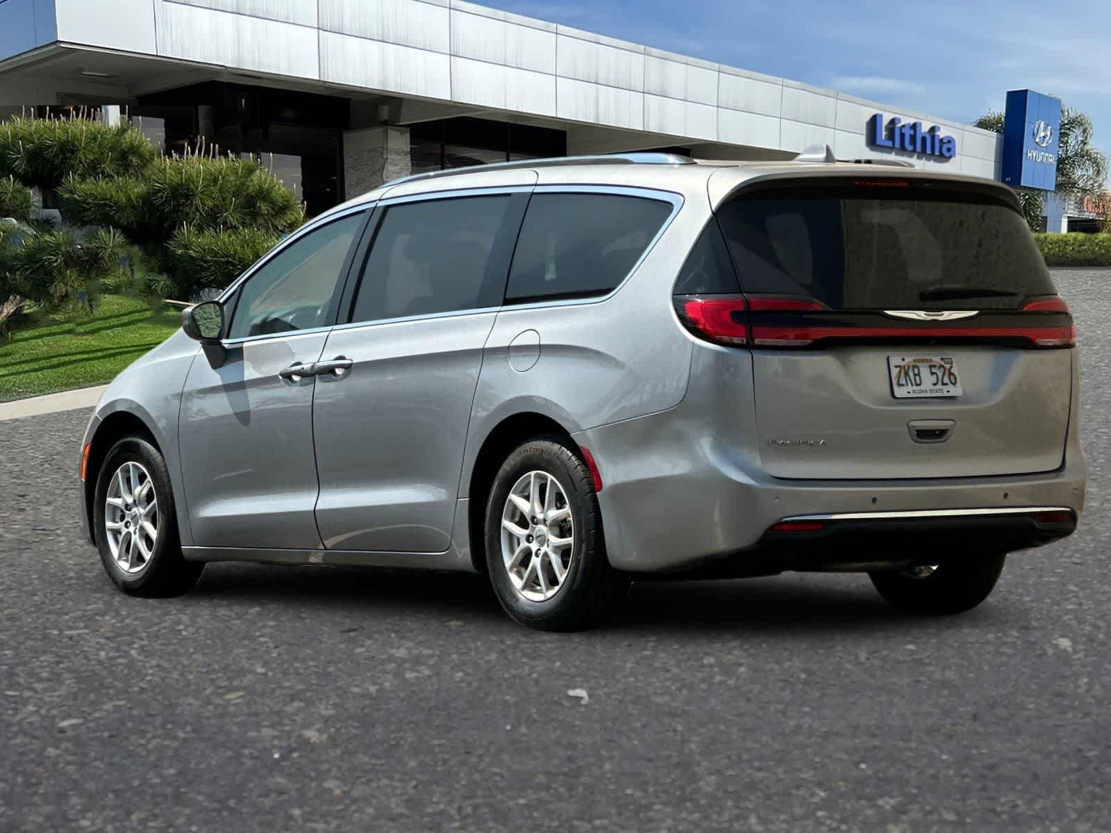 Used 2021 Chrysler Pacifica Touring-L FWD image 7