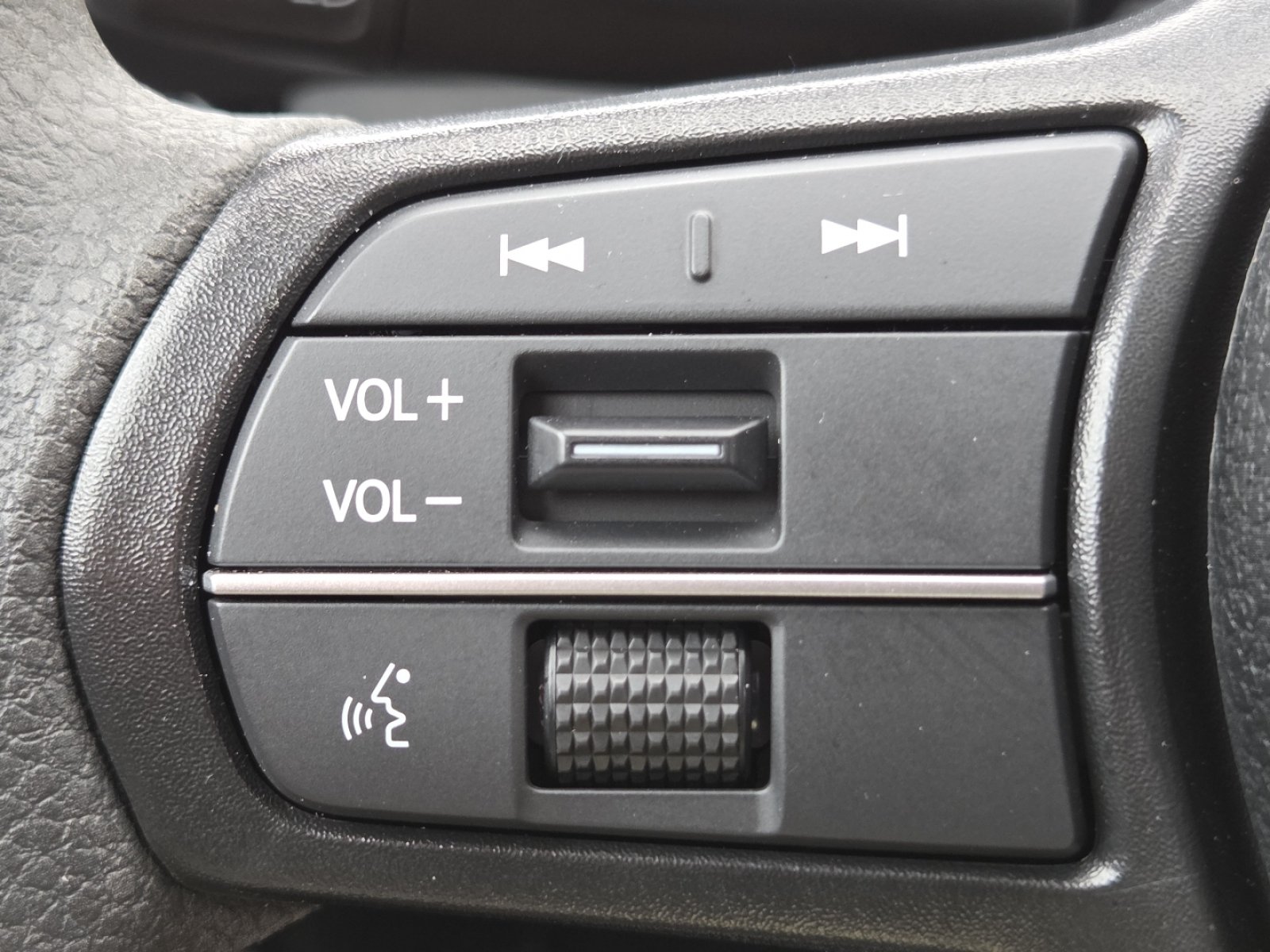 Used 2025 Honda Accord LX image 9