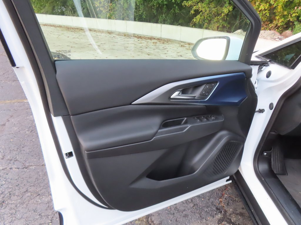 New 2026 Chevrolet Equinox EV LT w/ Convenience Package II image 23