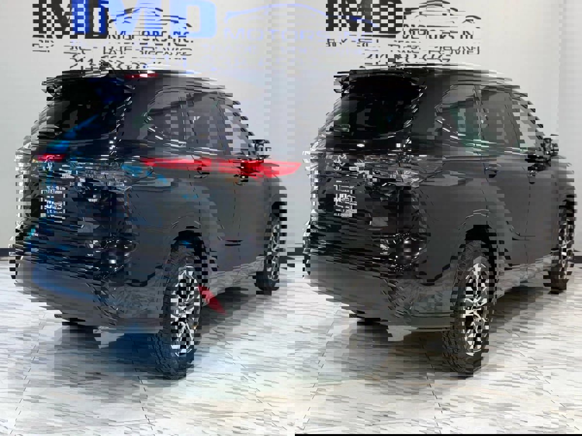 Used 2023 Toyota Highlander XLE image 6