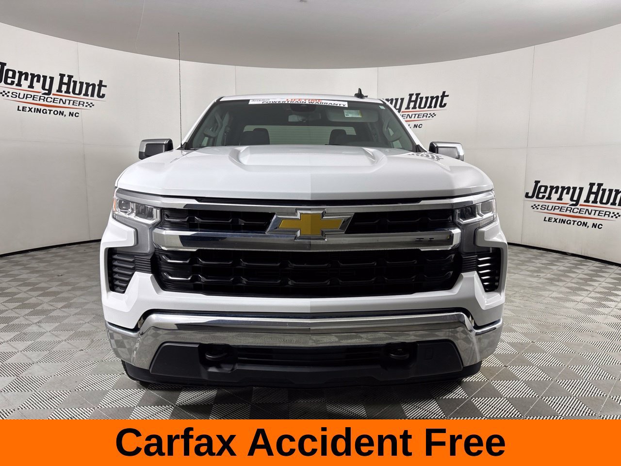 Used 2024 Chevrolet Silverado 1500 LT AWD/4WD image 3