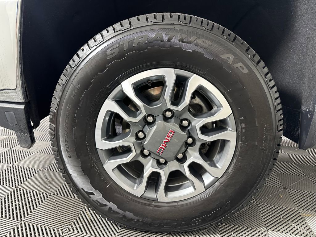 Used 2022 GMC Sierra 3500 SLE w/ Remote Start Package AWD/4WD image 12