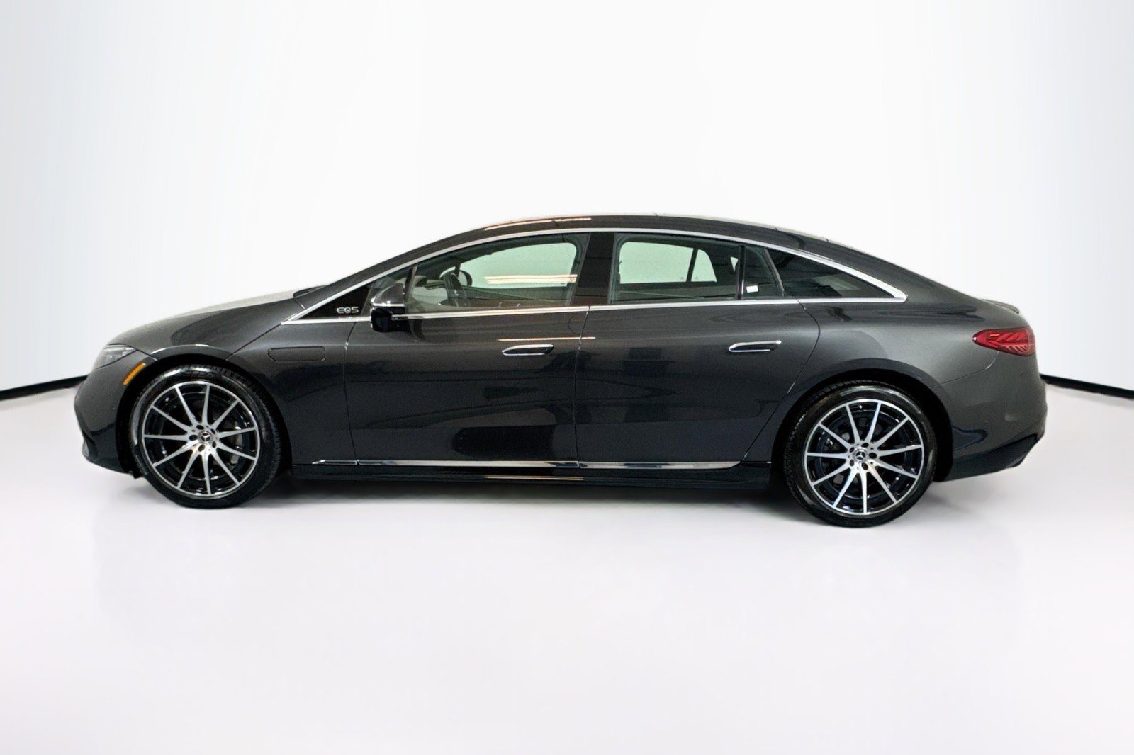 Certified 2023 Mercedes-Benz EQS 580 4MATIC Sedan image 8