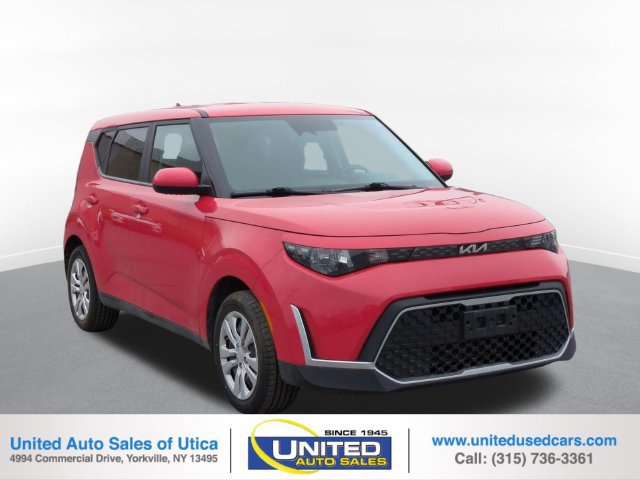 Used 2023 Kia Soul LX FWD image 1