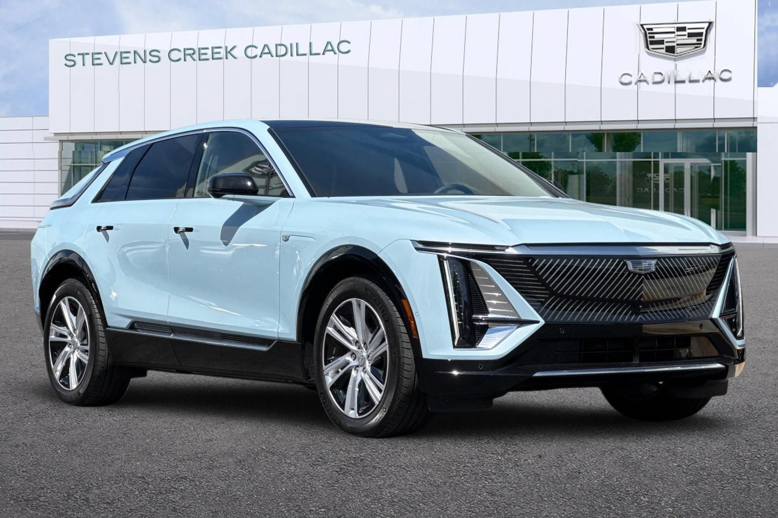 Certified 2024 Cadillac Lyriq Tech w/ Driver Assist Package AWD/4WD image 1