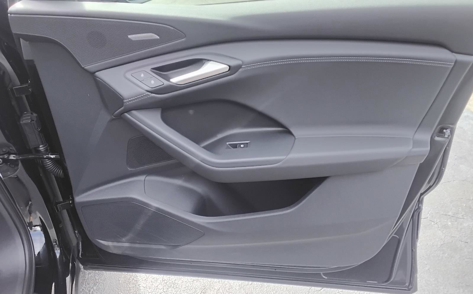 Certified 2025 Audi Q6 e-tron Premium Plus image 24