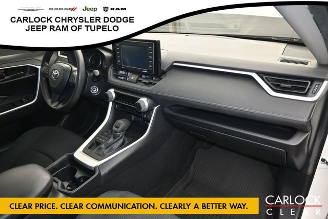 Used 2021 Toyota RAV4 LE AWD/4WD image 34