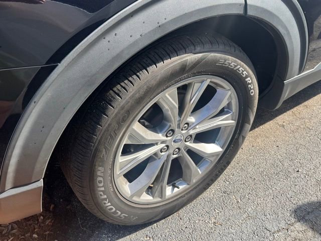 Used 2021 Ford Explorer XLT w/ Equipment Group 202A image 4