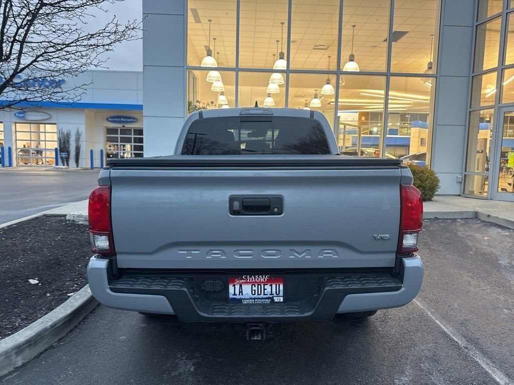 Used 2018 Toyota Tacoma TRD Sport image 4