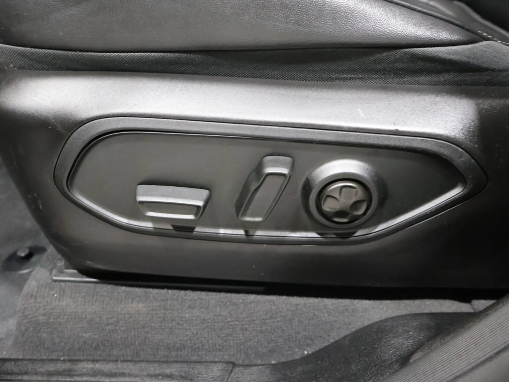 Used 2022 Jeep Grand Cherokee L Limited AWD/4WD image 10
