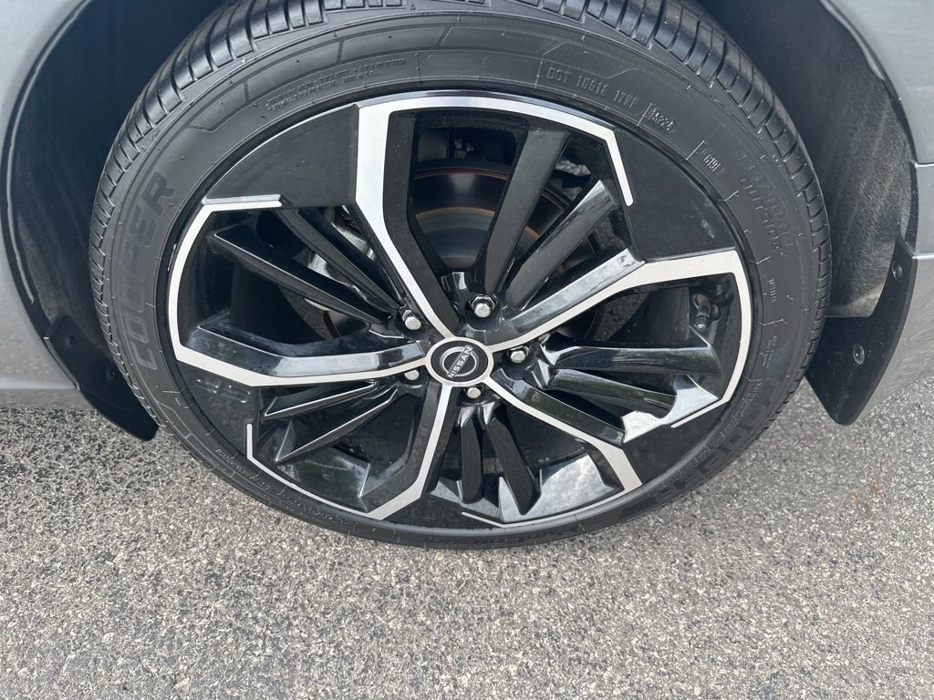 Used 2023 Nissan Altima 2.5 SR w/ SR Premium Package image 9