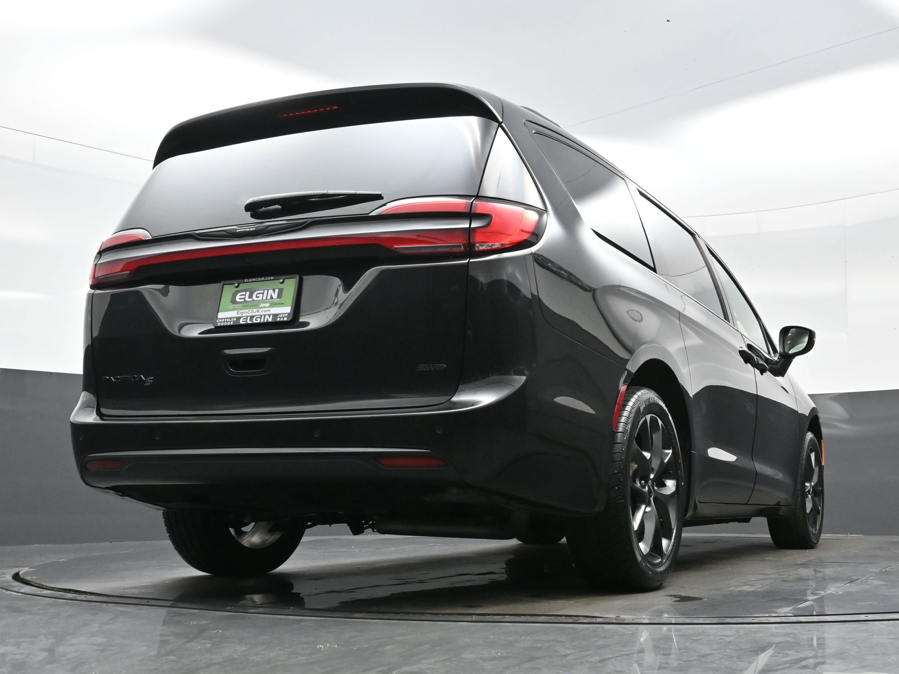 Used 2023 Chrysler Pacifica Touring-L w/ S Appearance Package image 31