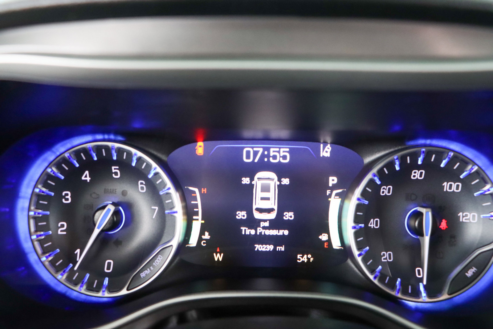 Used 2023 Chrysler Pacifica Touring-L image 15