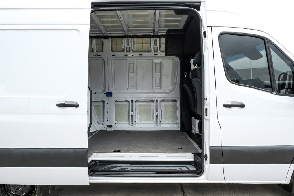 Used 2020 Mercedes-Benz Sprinter 2500 w/ Driver Convenience Package image 35