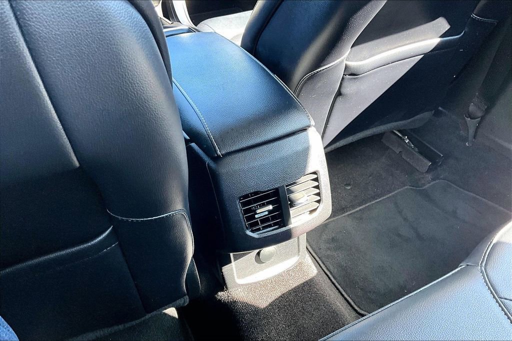 Used 2017 Ford Fusion SE w/ Equipment Group 201A image 34