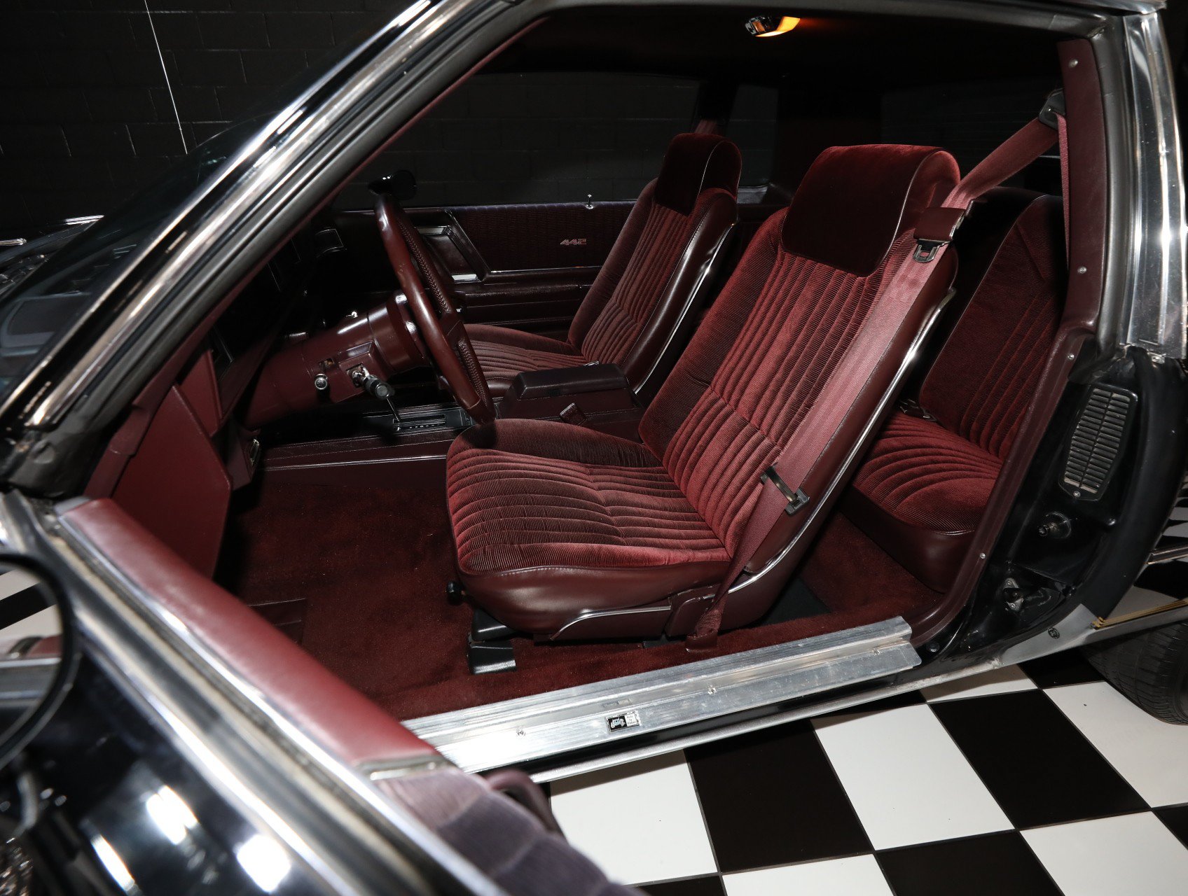 Used 1987 Oldsmobile Cutlass Supreme Salon RWD image 49