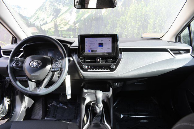 Certified 2025 Toyota Corolla LE image 18
