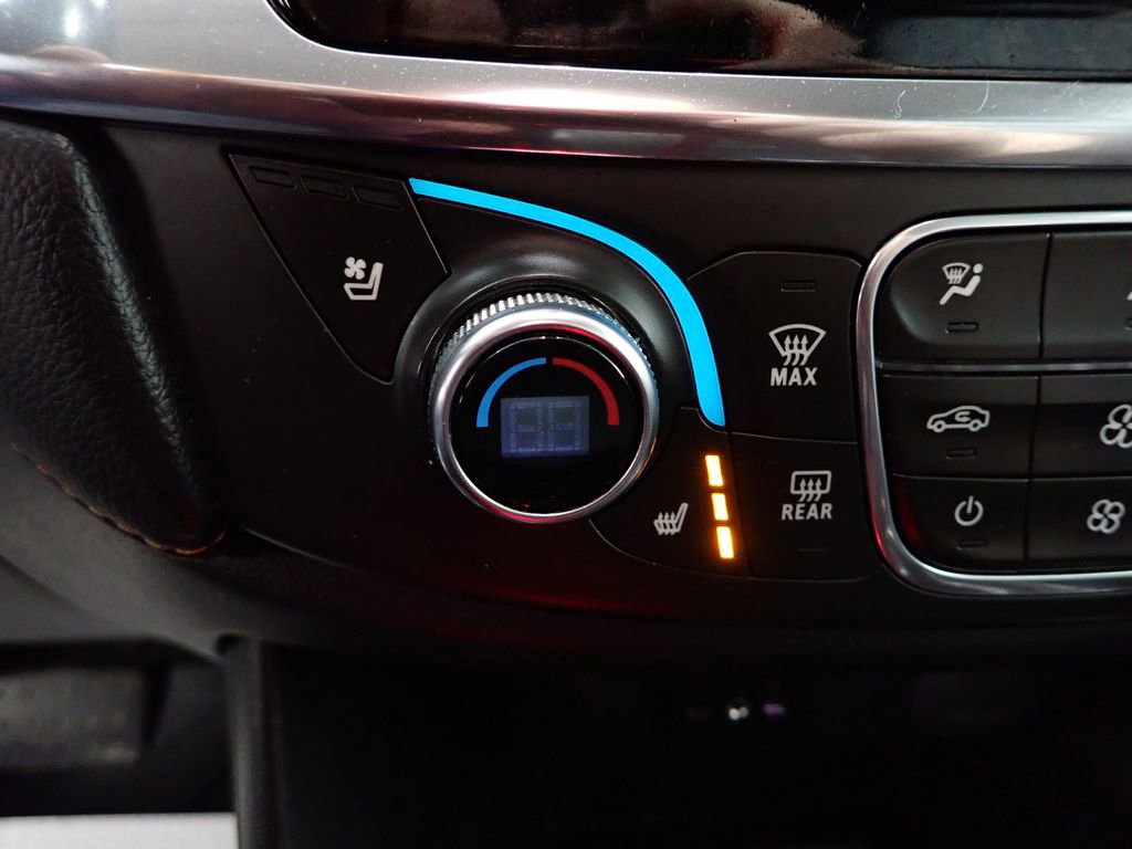 Used 2019 Chevrolet Traverse Premier w/ LPO, Blackout Package AWD/4WD image 3