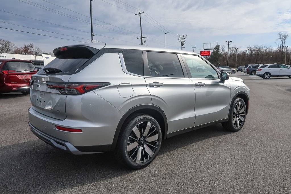 New 2026 Mitsubishi Outlander SE AWD/4WD image 9