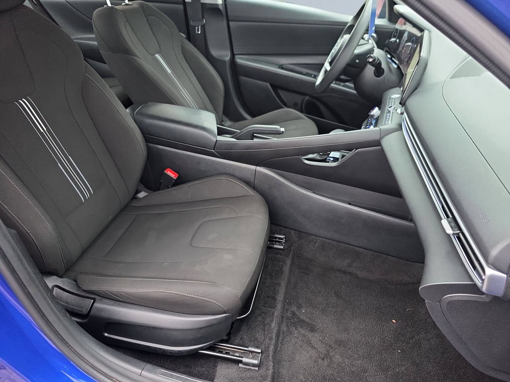 Certified 2024 Hyundai Elantra SEL FWD image 23