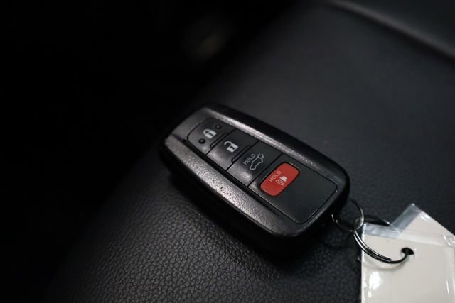 Used 2021 Toyota Highlander XLE image 39