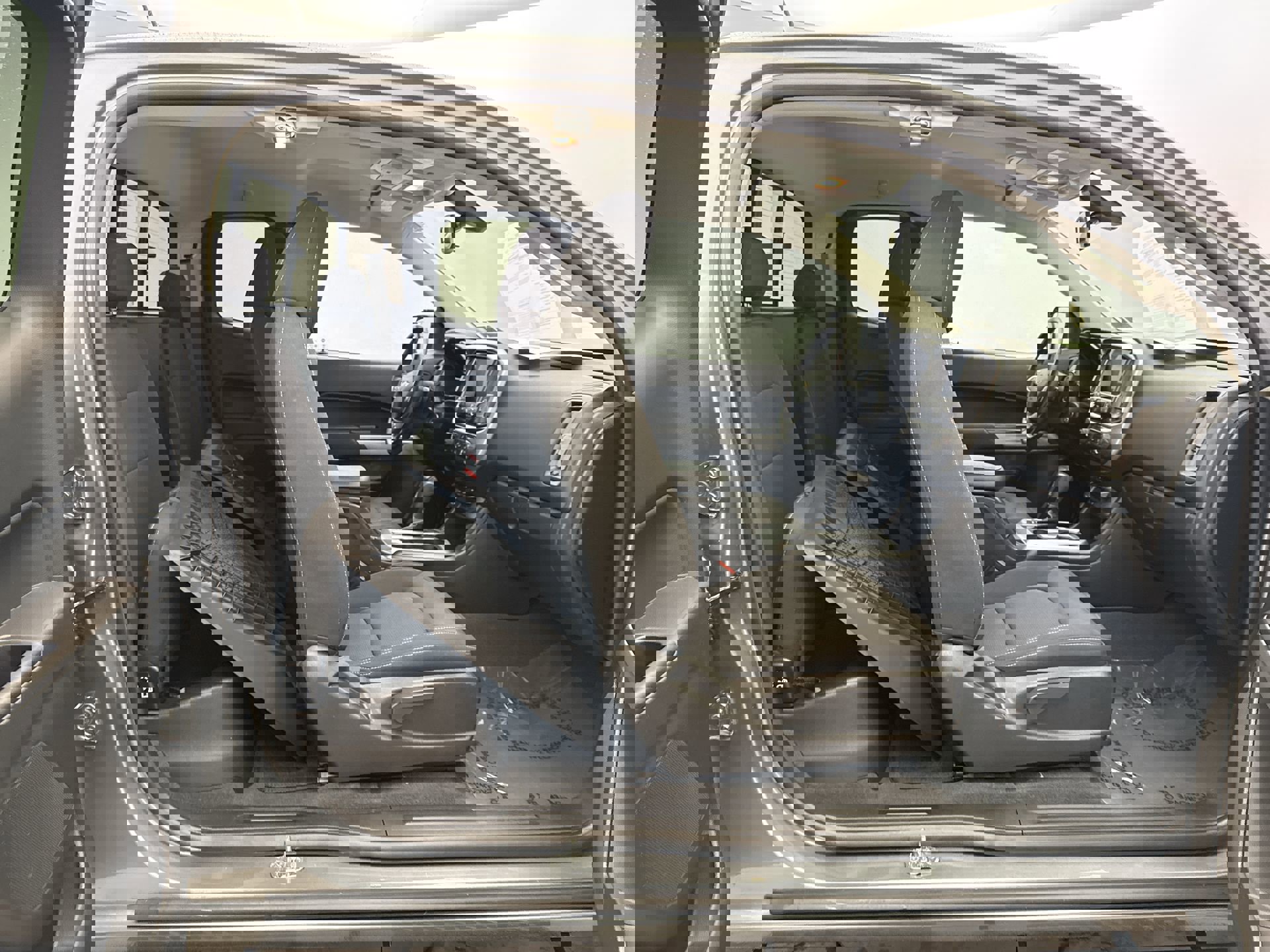 Used 2019 Chevrolet Colorado LT w/ LT Convenience Package image 17