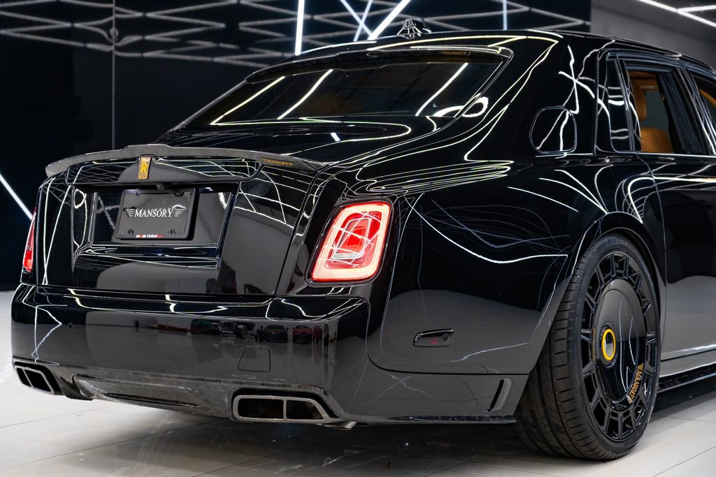 Used 2026 Rolls-Royce Phantom Sedan RWD image 15