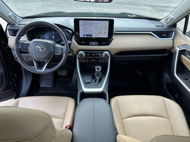 Used 2025 Toyota RAV4 XLE Premium AWD/4WD image 21